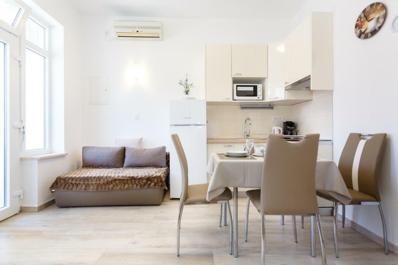 Apartment Rosemary 24 Krk Town Dış mekan fotoğraf